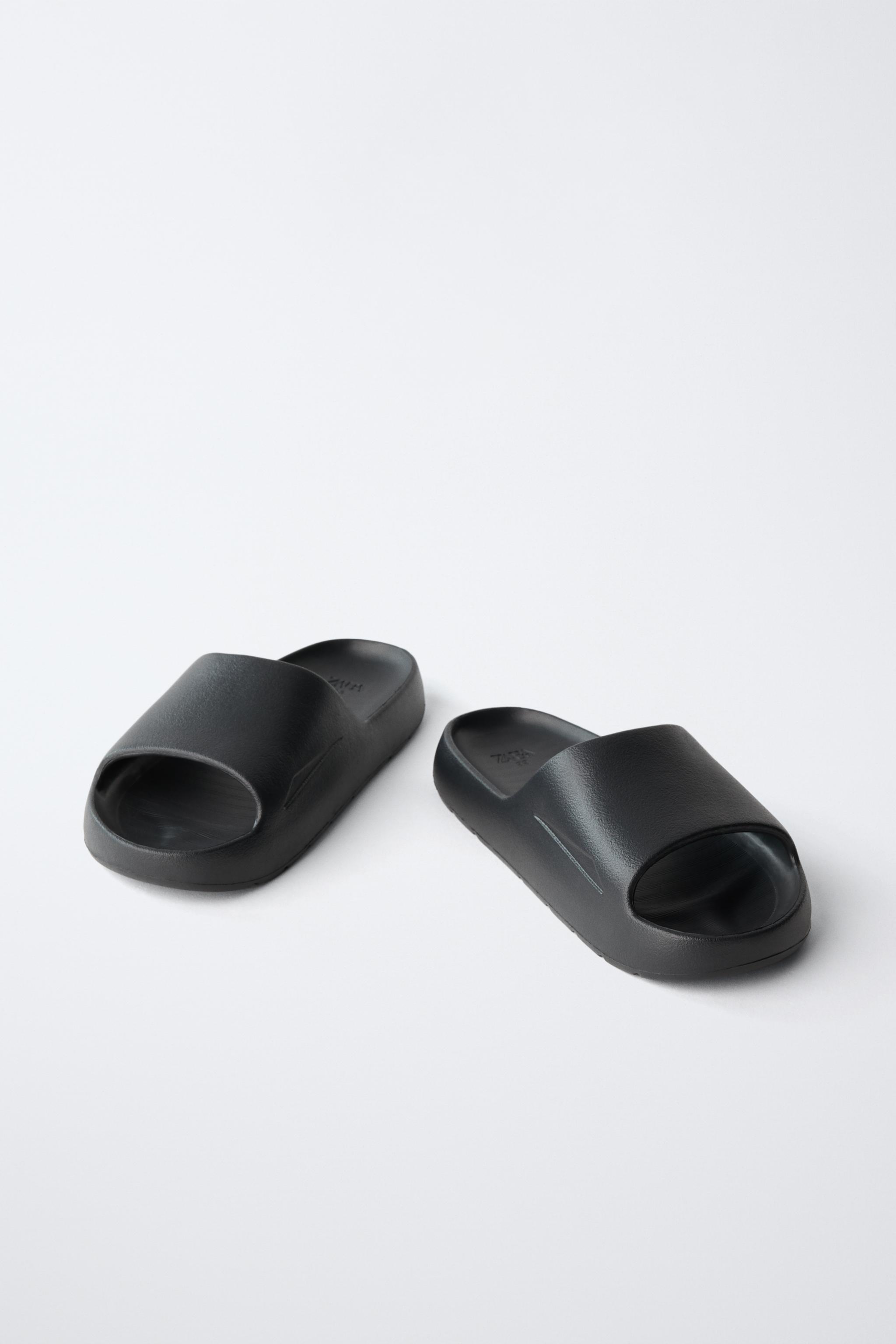 SLIDE SANDALS